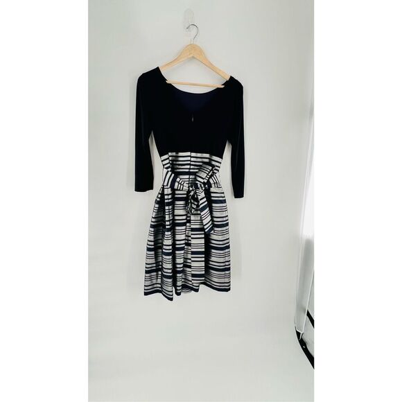 Jessica Howard  3/4 sleeve dress , low v- beck in back - Picture 4 of 11